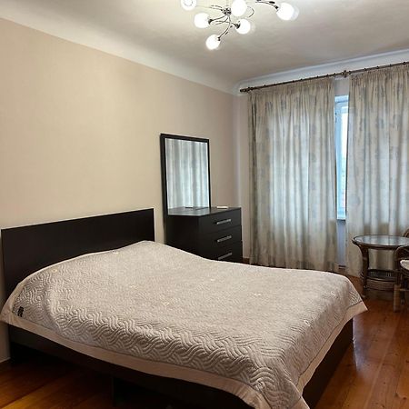 شقة Cosy flat in the city center بيشكيك المظهر الخارجي الصورة
